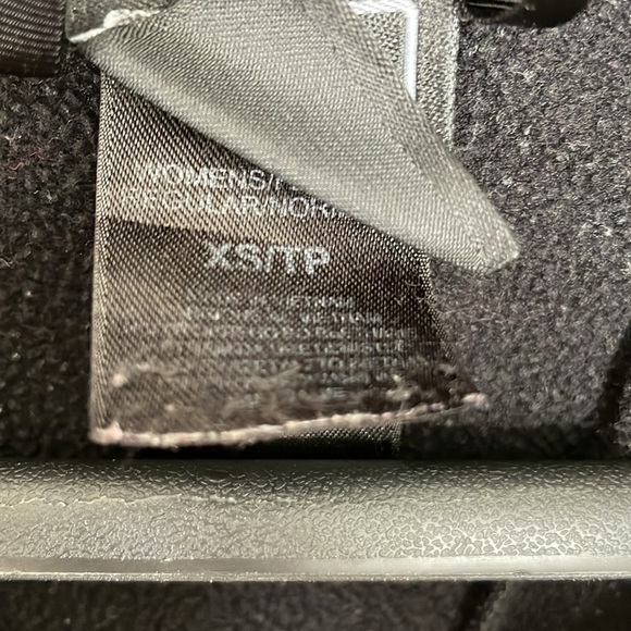 The North Face black stretchy jacket. Woman’s size XS - Picture 4 of 5